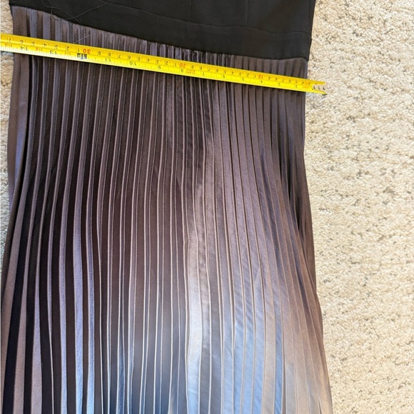 Betsy & Adam size 4 GUC Red Pleated V-Neck Maxi Dress- seee full description - Picture 12 of 16